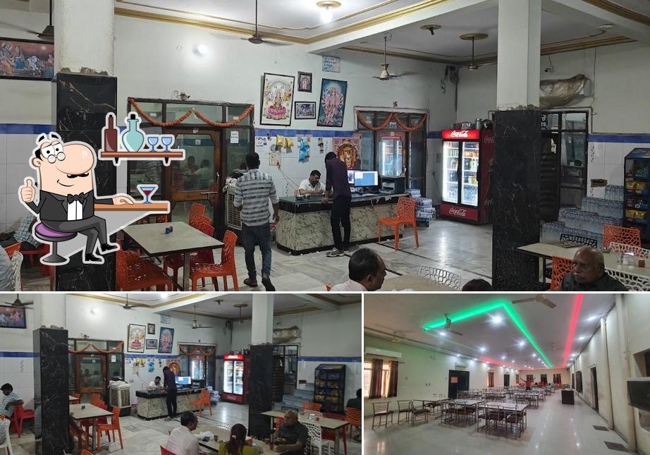 Check out how Sri Mahaveer Dhaba looks inside