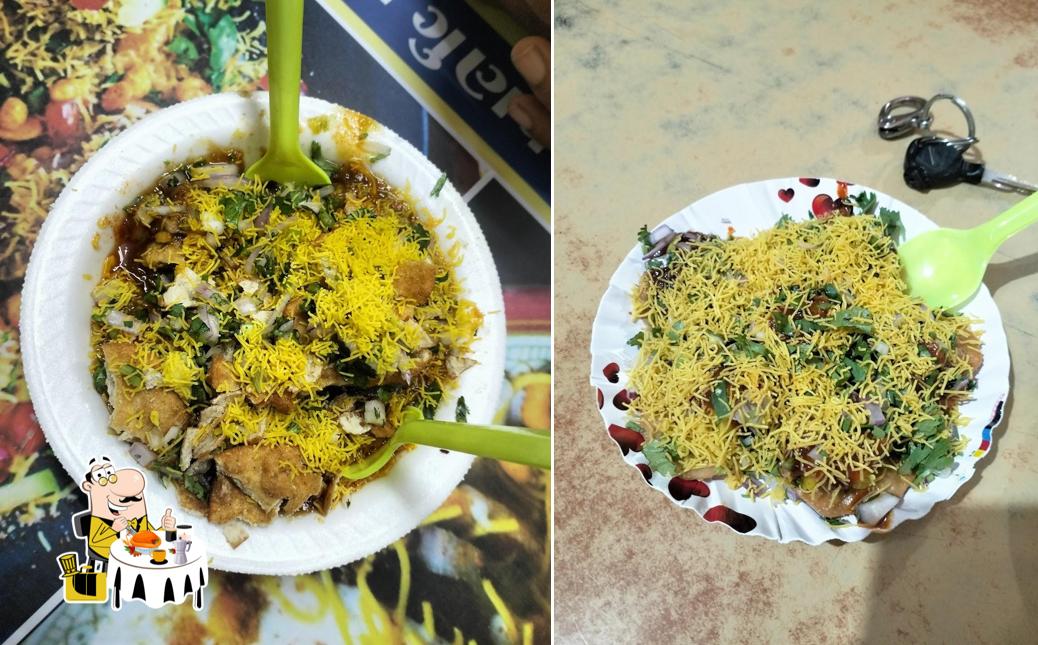 Food at Banarasi Bhelwala