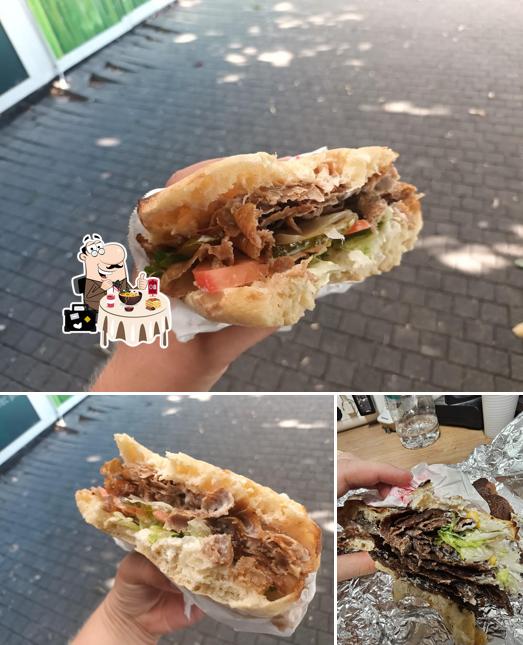 Guarda la foto che raffigura la cibo e bevanda di Plus