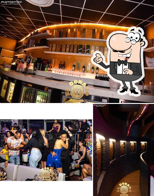 Dai un'occhiata agli interni di El Dorado Disco Club