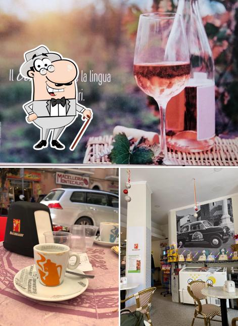La foto di esterno e bevanda da Bar Pasticceria La Dolce Vita