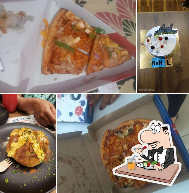 Food at London Yard Pizza