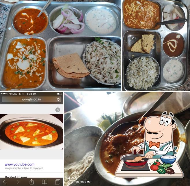 Chicken curry at Uttrakhand Food Junction