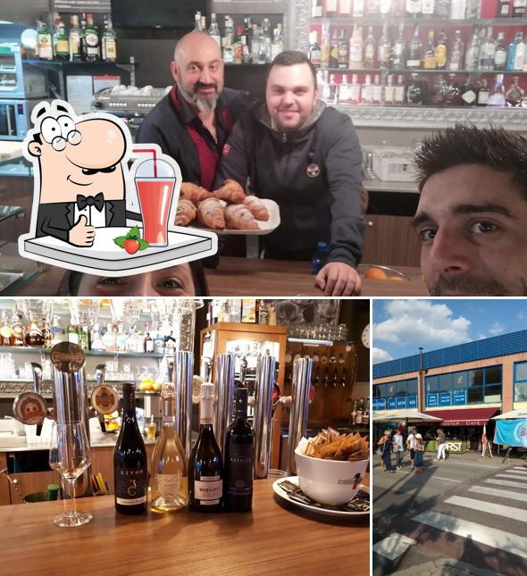 Goditi qualcosa da bere a Vinoteca Foster Cafè
