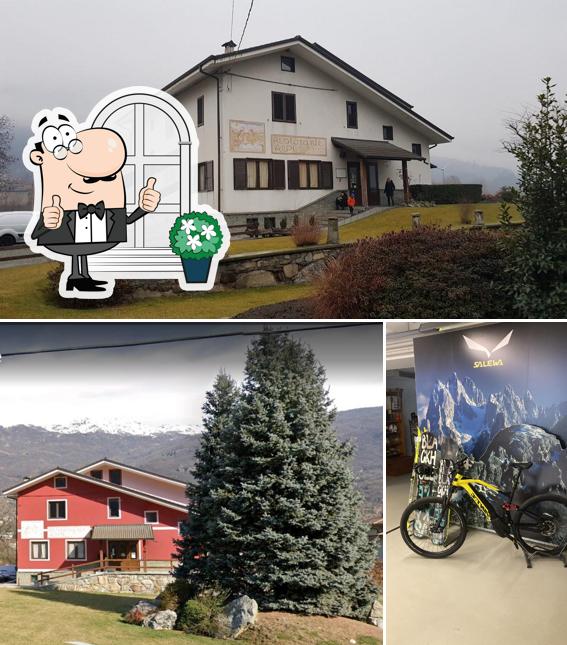 Puoi goderti l'aria fresca da seduto all'esterno di Ristorante Bar Alpi Piatti Tipici Piemontesi