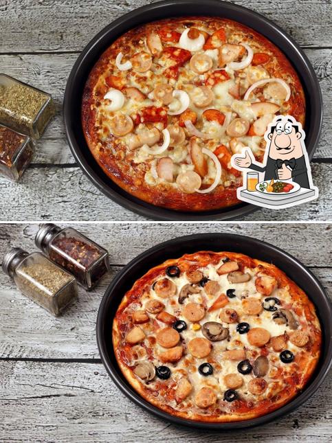 Food at Pizza Gully