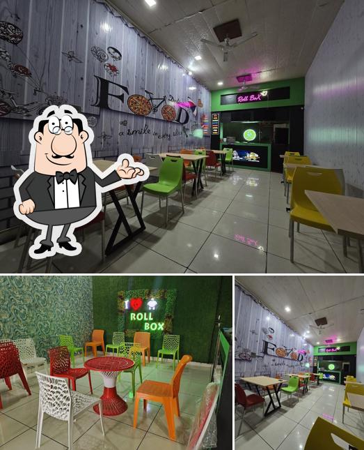 Check out how RoLL BoX looks inside