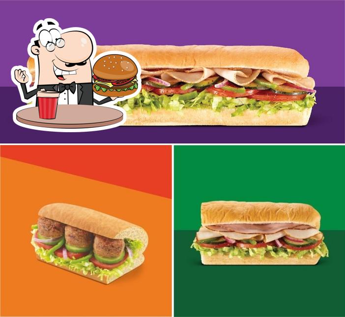 Order a burger at Subway Perungudi
