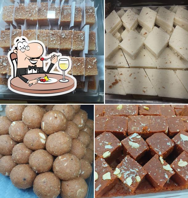 Food at Khunger Sweets