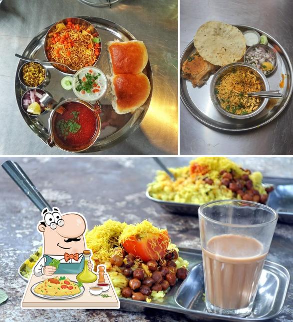 Meals at Shree Ganesh Missal Pav Centre
