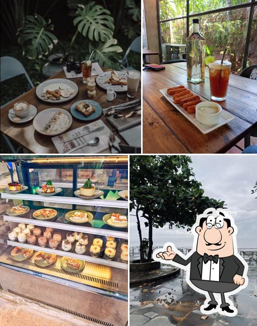 The interior of Cafe Trip is Life