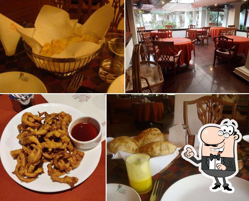 Check out how Bolgatty Palace Restaurant - Bolgatty Palace looks inside