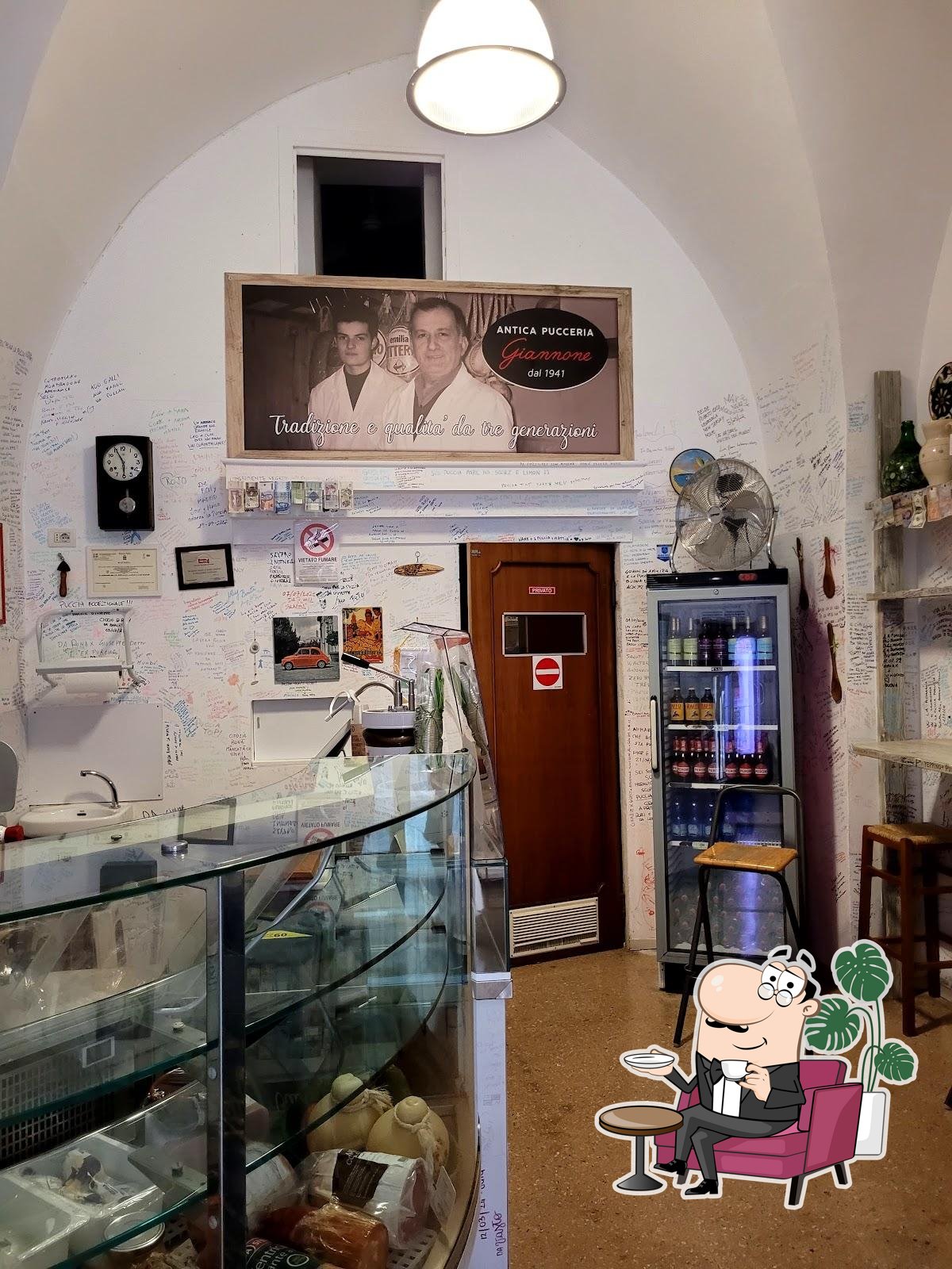 Siediti a un tavolo di ANTICA PUCCERIA Giannone dal 1941 ®️.