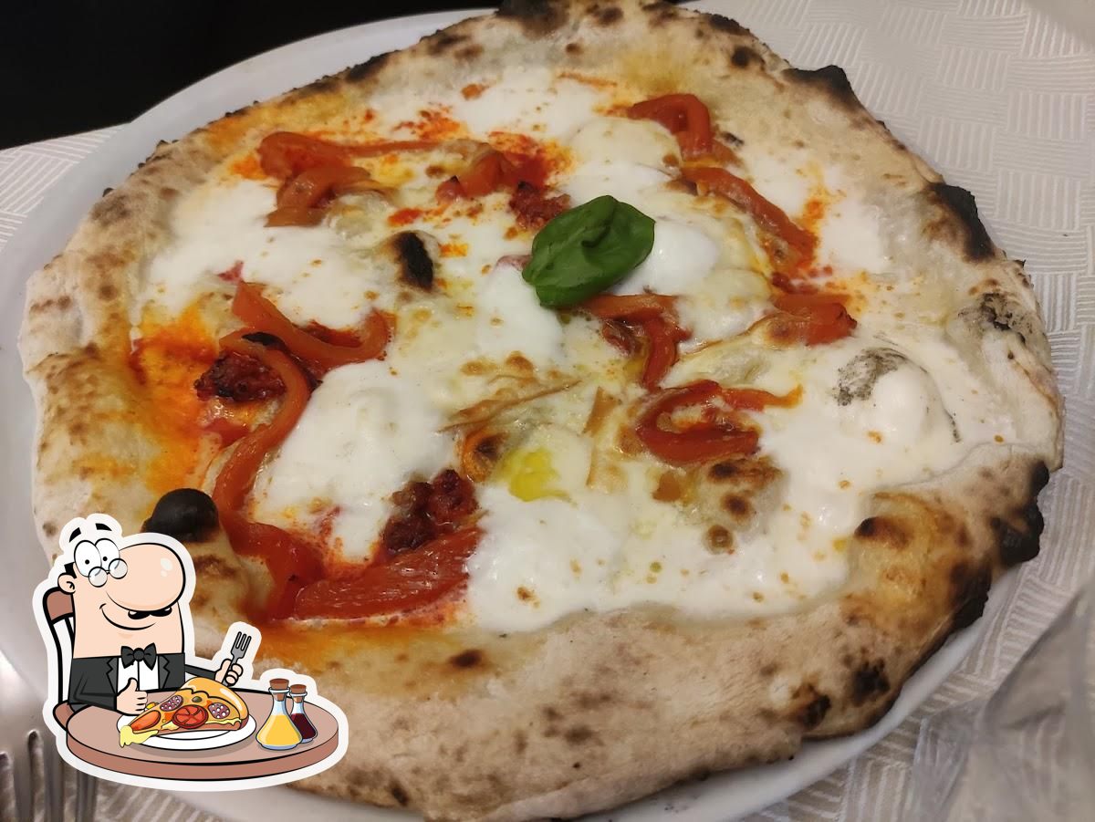 Scegli tra le molte varianti di pizza.