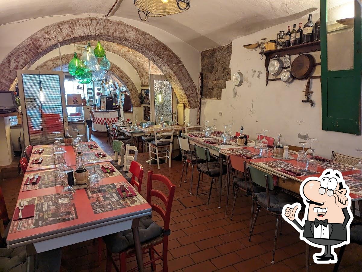 Siediti a un tavolo di Porcavacca - Osteria Macelleria.
