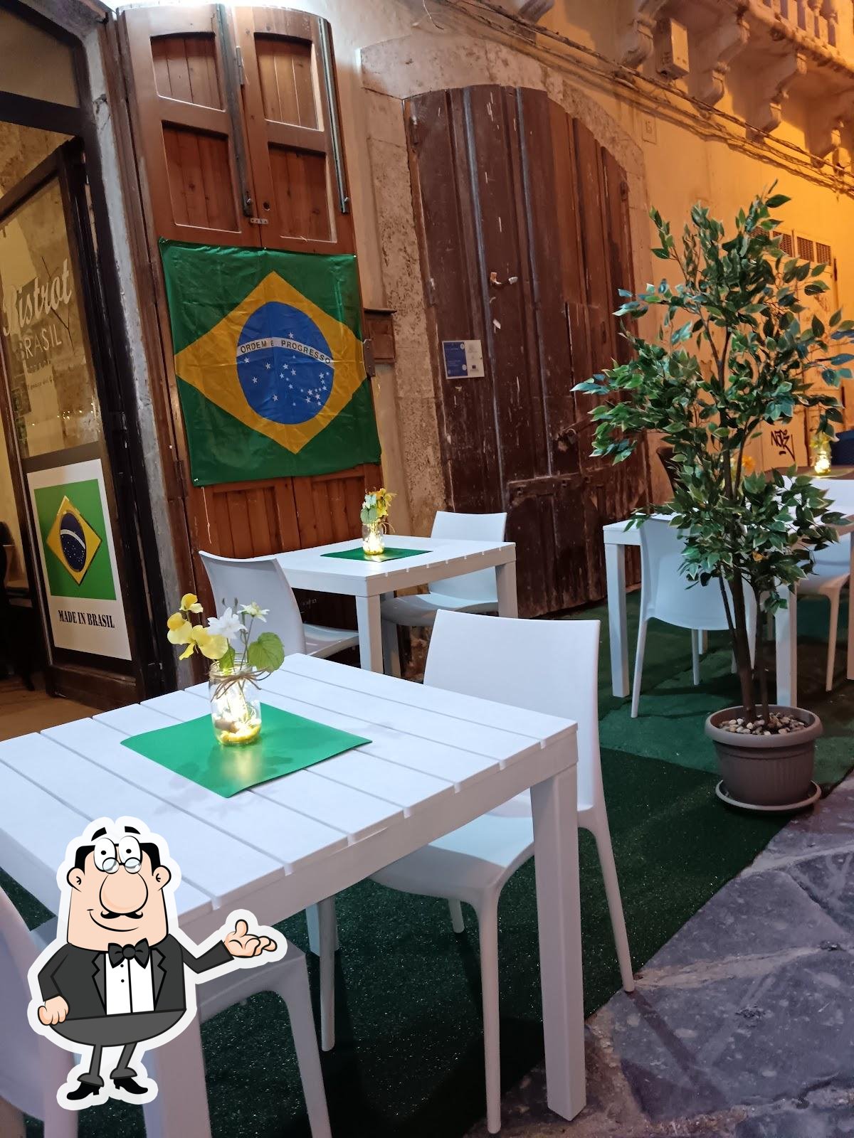 Siediti a un tavolo di Bistrot Brasil.