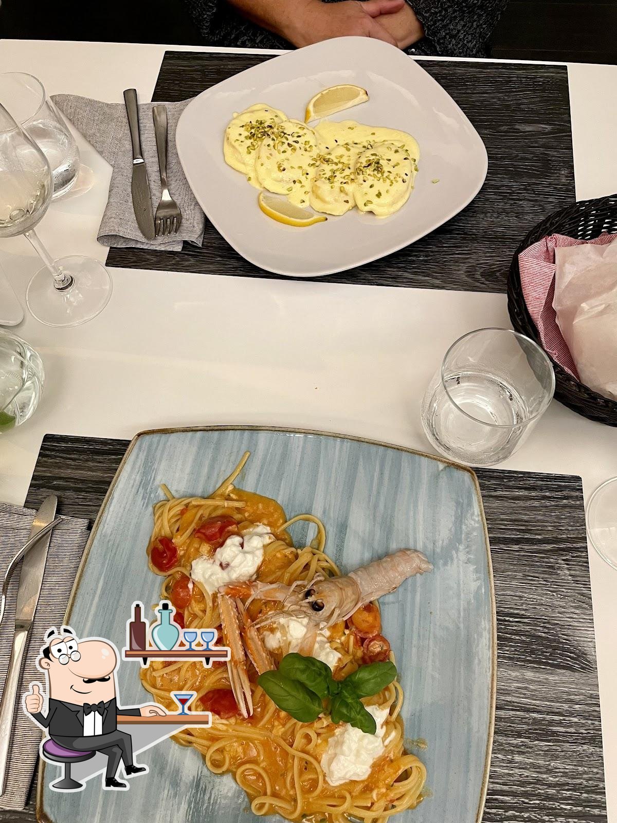 Dai un'occhiata agli interni di Meaculpa.
