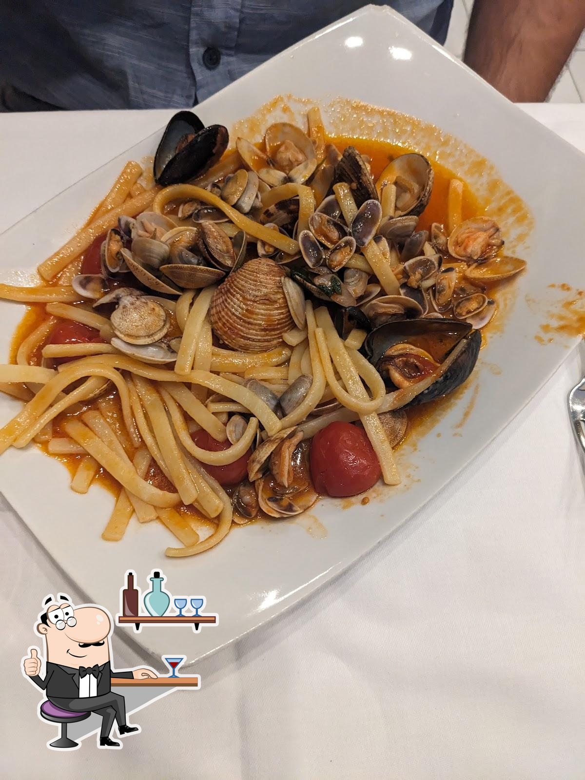 Siediti a un tavolo di Osteria dedicato a mio padre.