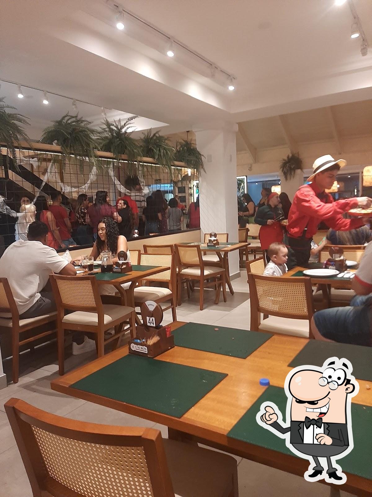 Veja imagens do interior do Lauro's.