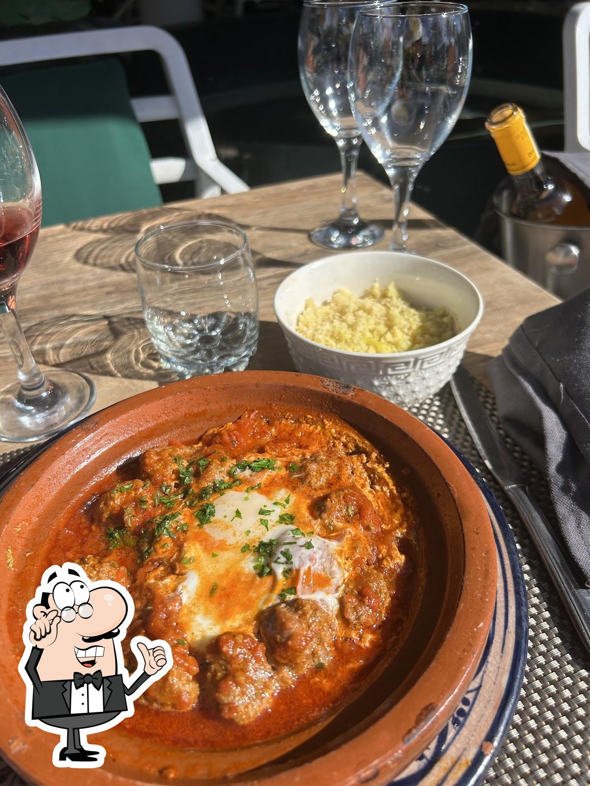 Installez-vous à l'une des tables de Restaurant Le 6 Marrakech.