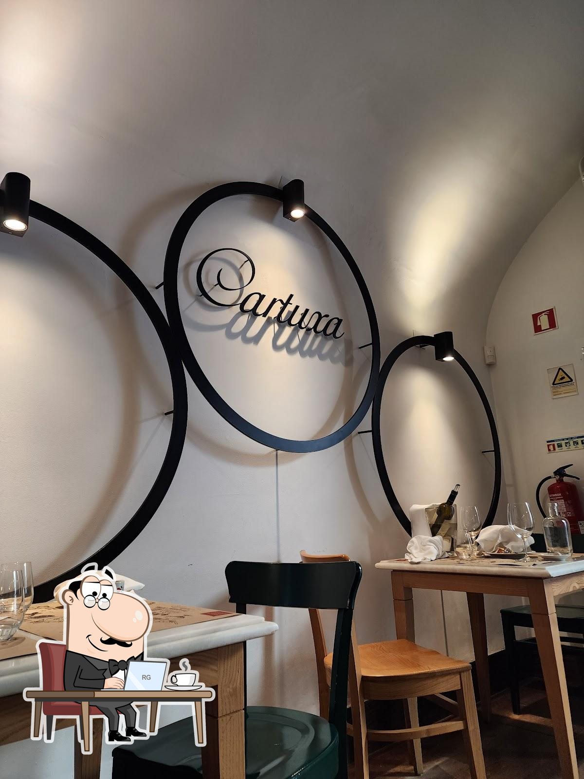 Veja imagens do interior do Enoteca Cartuxa.