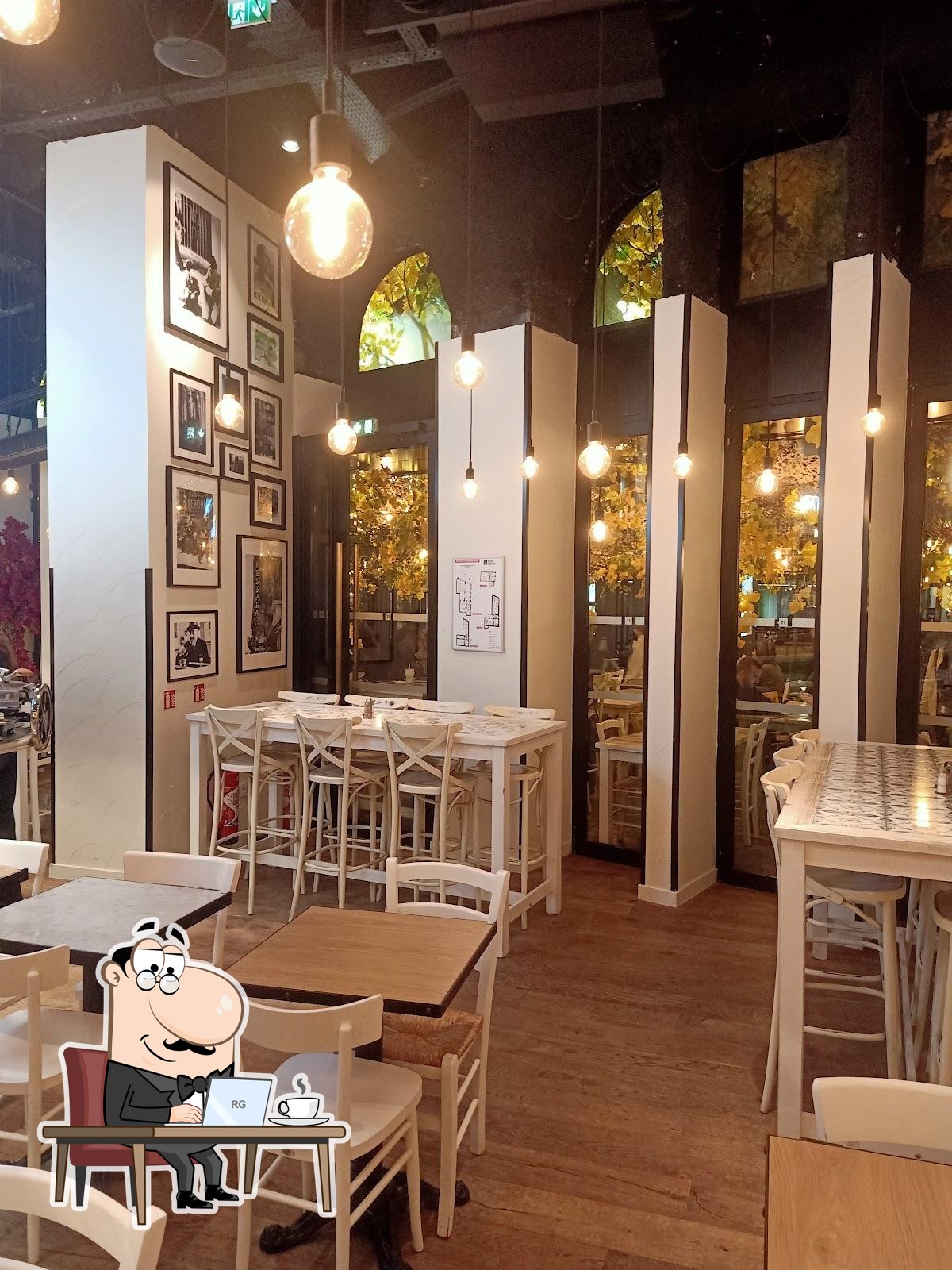 L'intérieur de IT - Italian Trattoria Bonne Nouvelle.
