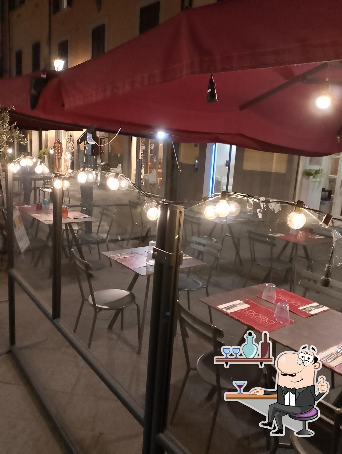 Siediti a un tavolo di Osteria In Domo.