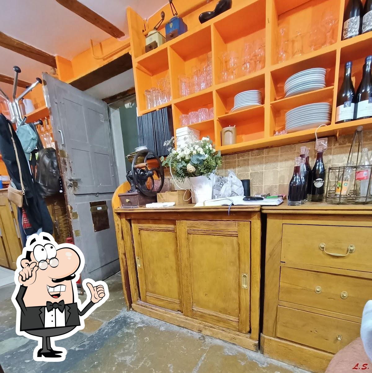 Découvrez l'intérieur de La Mère Jean.