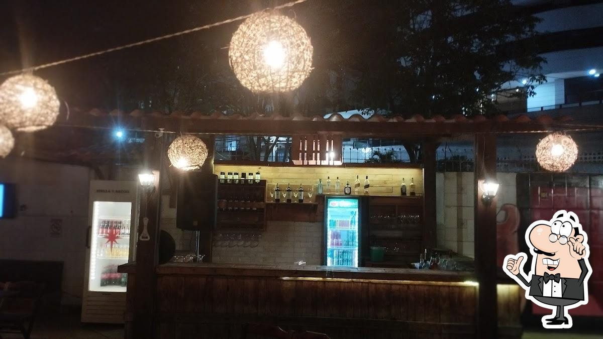 O interior do Burger House.