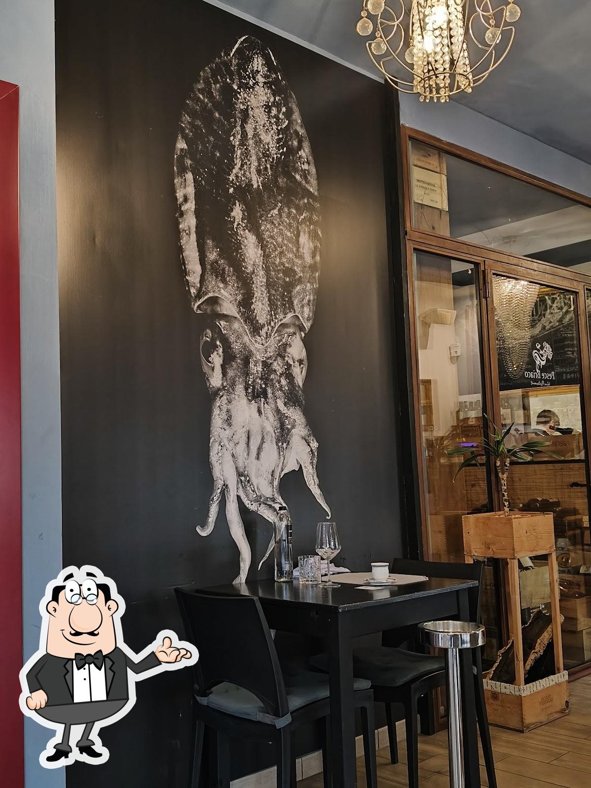 Siediti a un tavolo di Pesciolino Briaco.