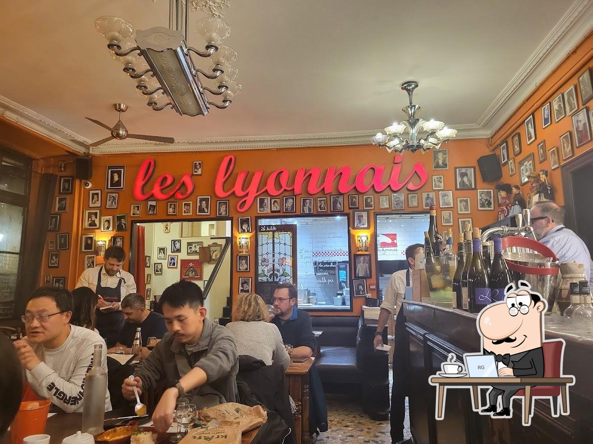 L'intérieur de Les Lyonnais.