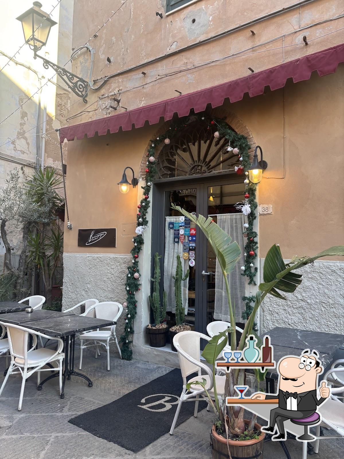 Siediti a un tavolo di Taverna Dei Boncompagni Piombino.