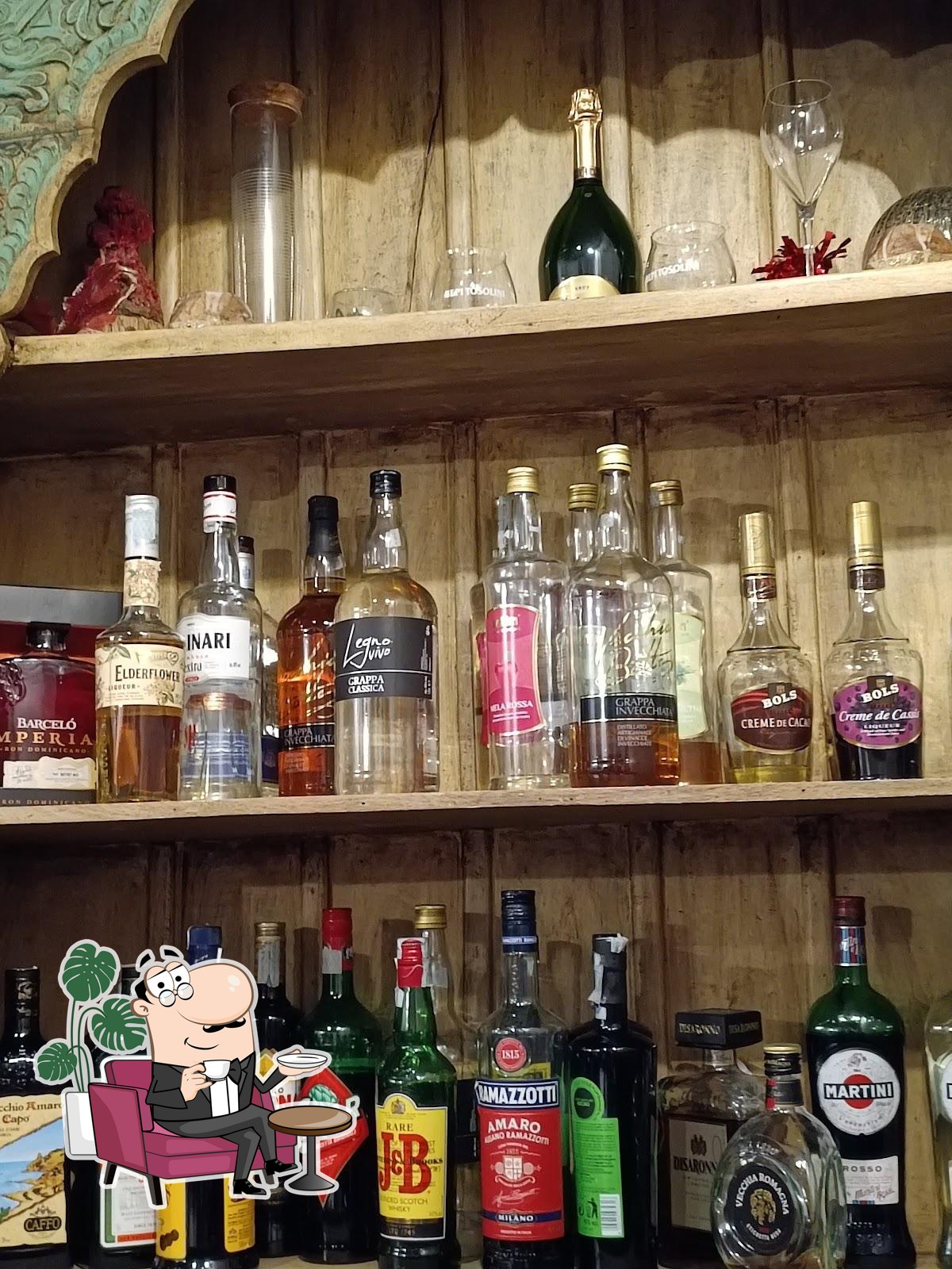 Dai un'occhiata agli interni di Annarè Trattoria Pizzeria.