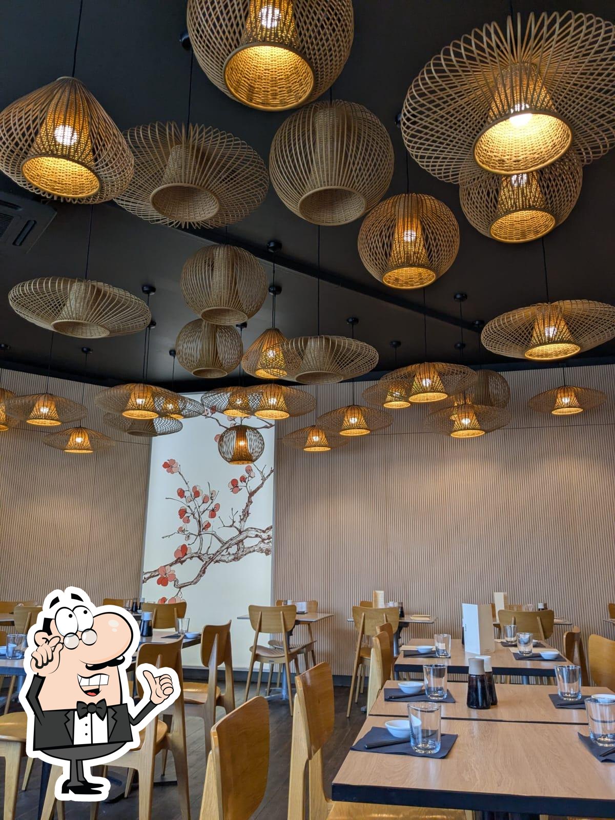 Installez-vous à l'une des tables de Shin'zen.