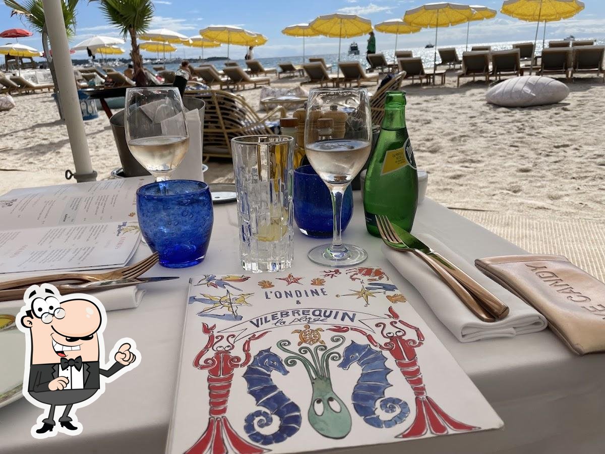 Découvrez l'intérieur de Vilebrequin La Plage Cannes.