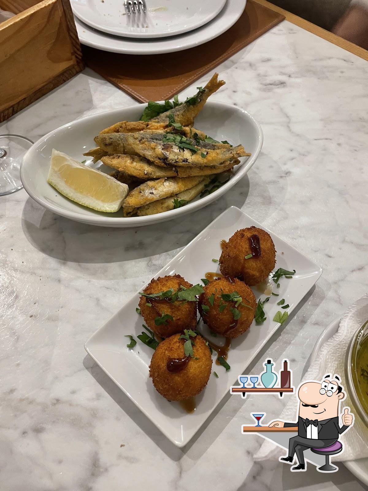 Veja imagens do interior do Meia-Nau Matosinhos.