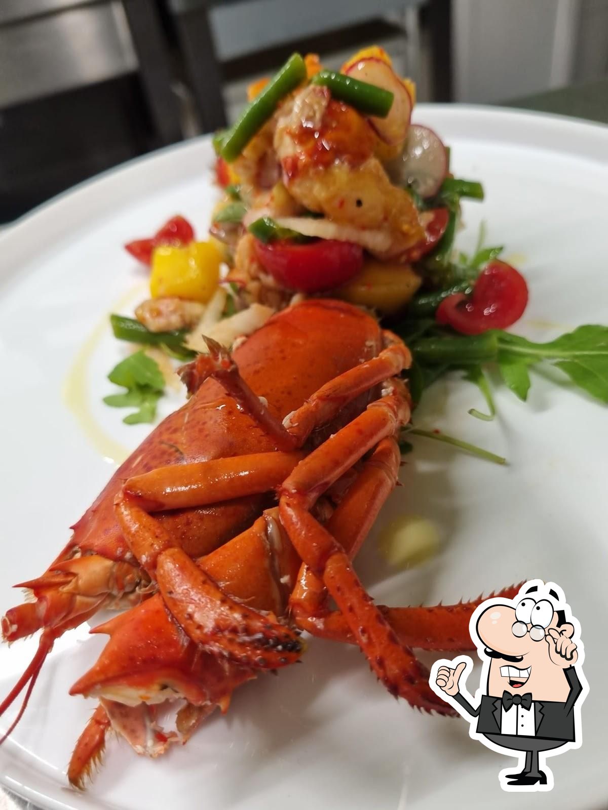 Siediti a un tavolo di Osteria del Diavolo.