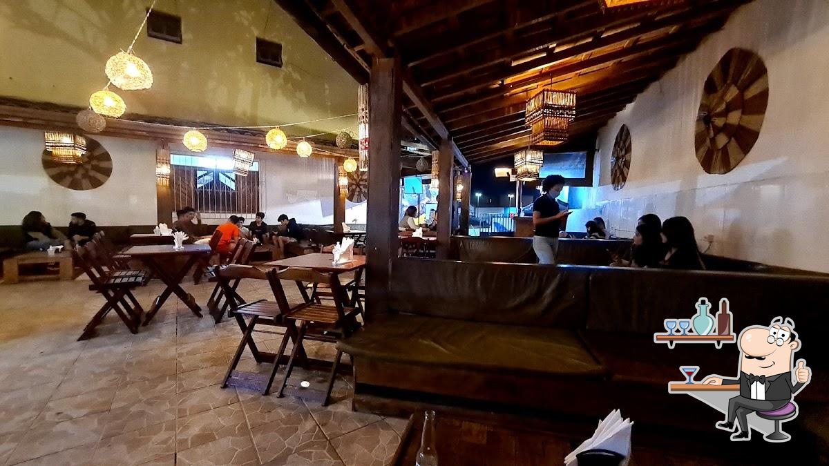 O interior do Burger House.