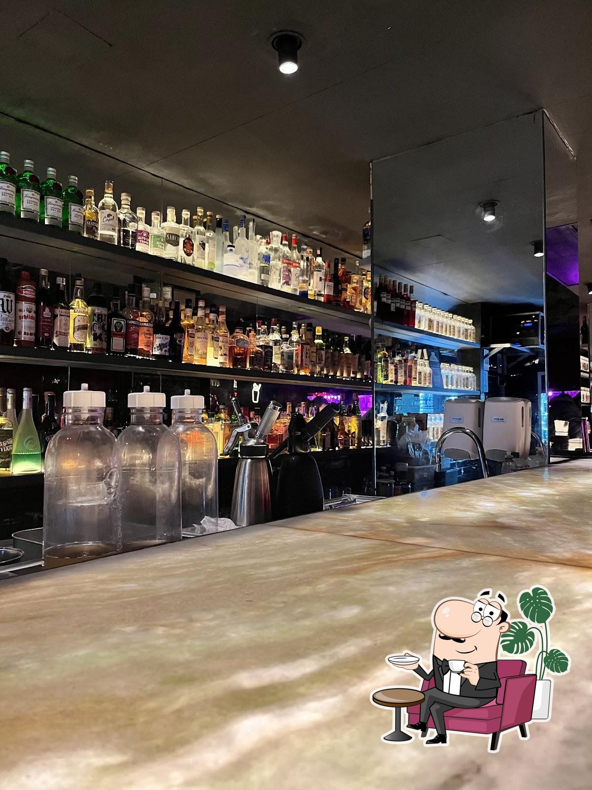 Veja imagens do interior do Bar Astor Vila Madalena.