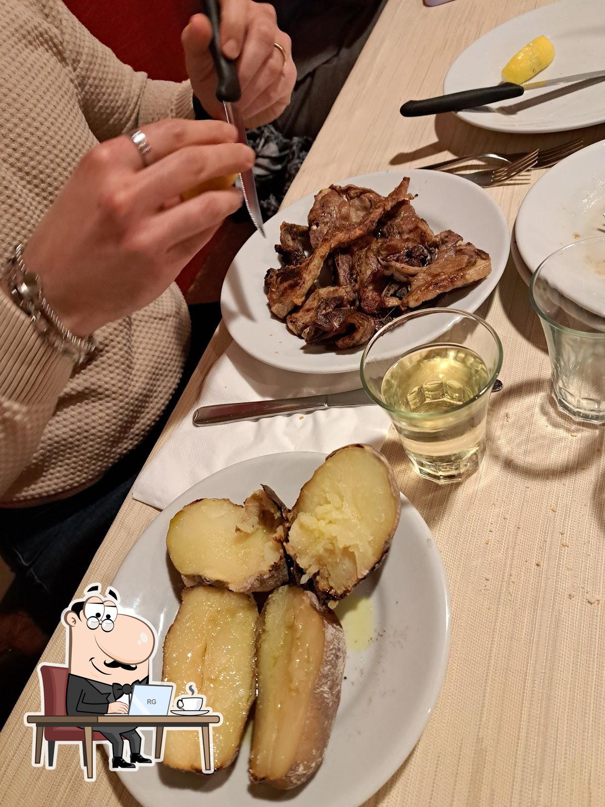Gli interni di Ristorante La Stalla.