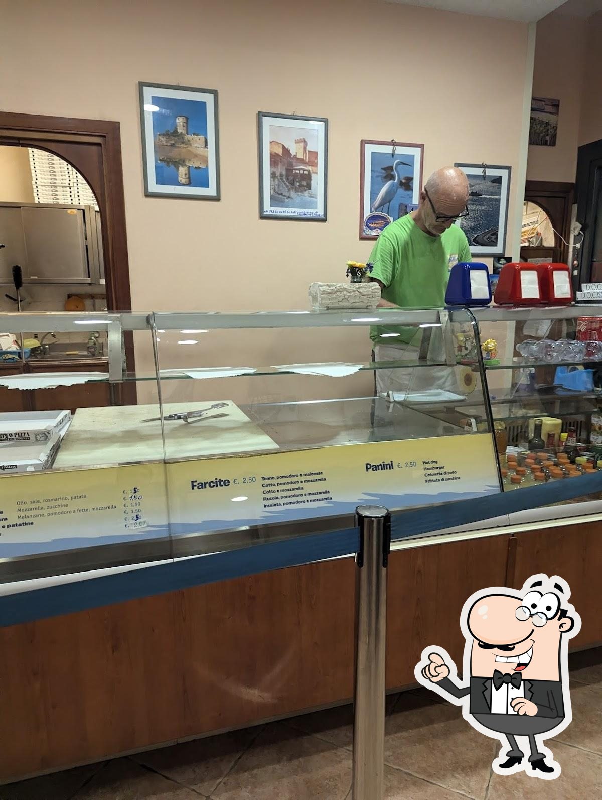 Dai un'occhiata agli interni di 100% Neghelli Pizza.