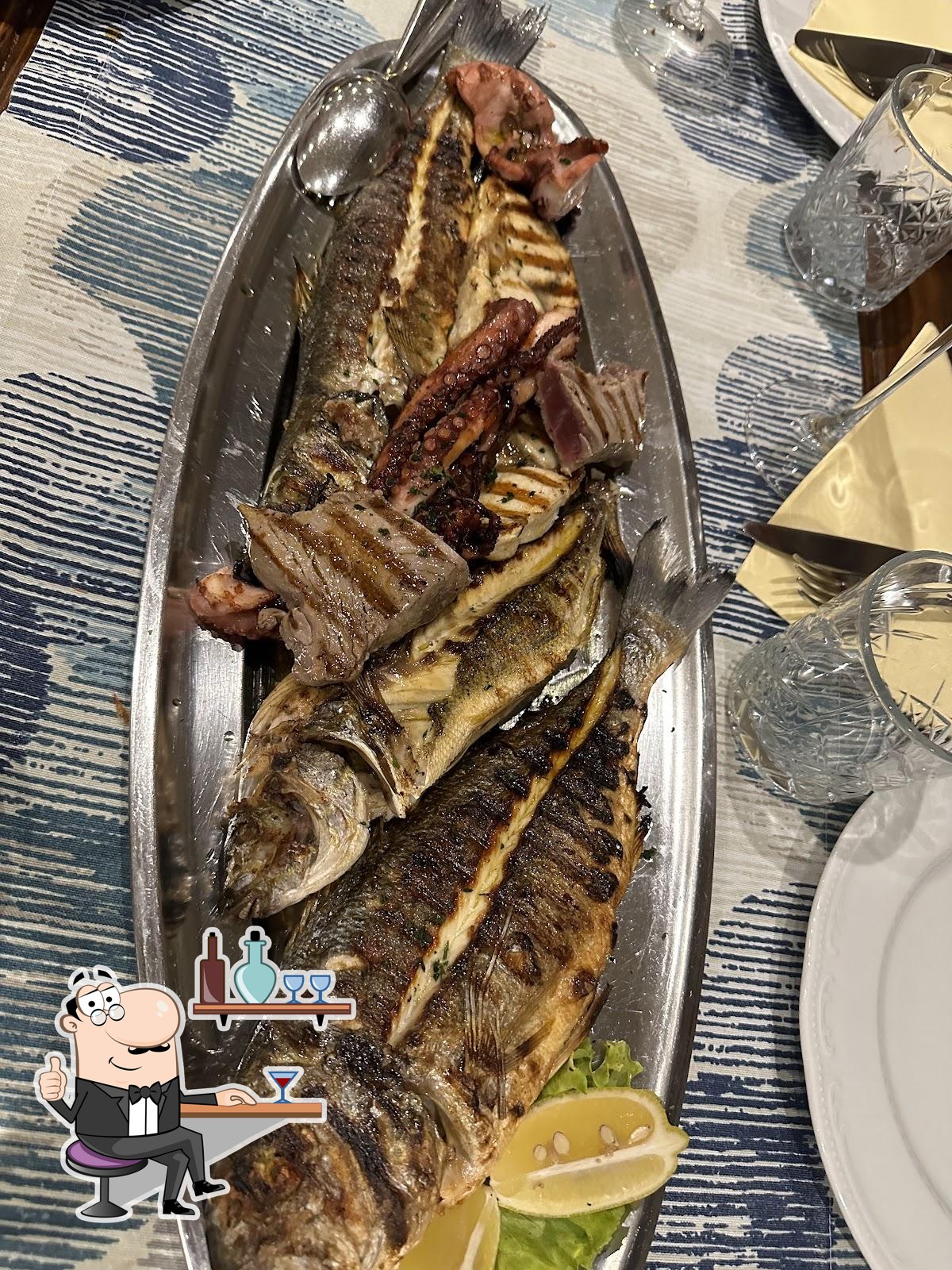 Dai un'occhiata agli interni di Konoba Fetivi.