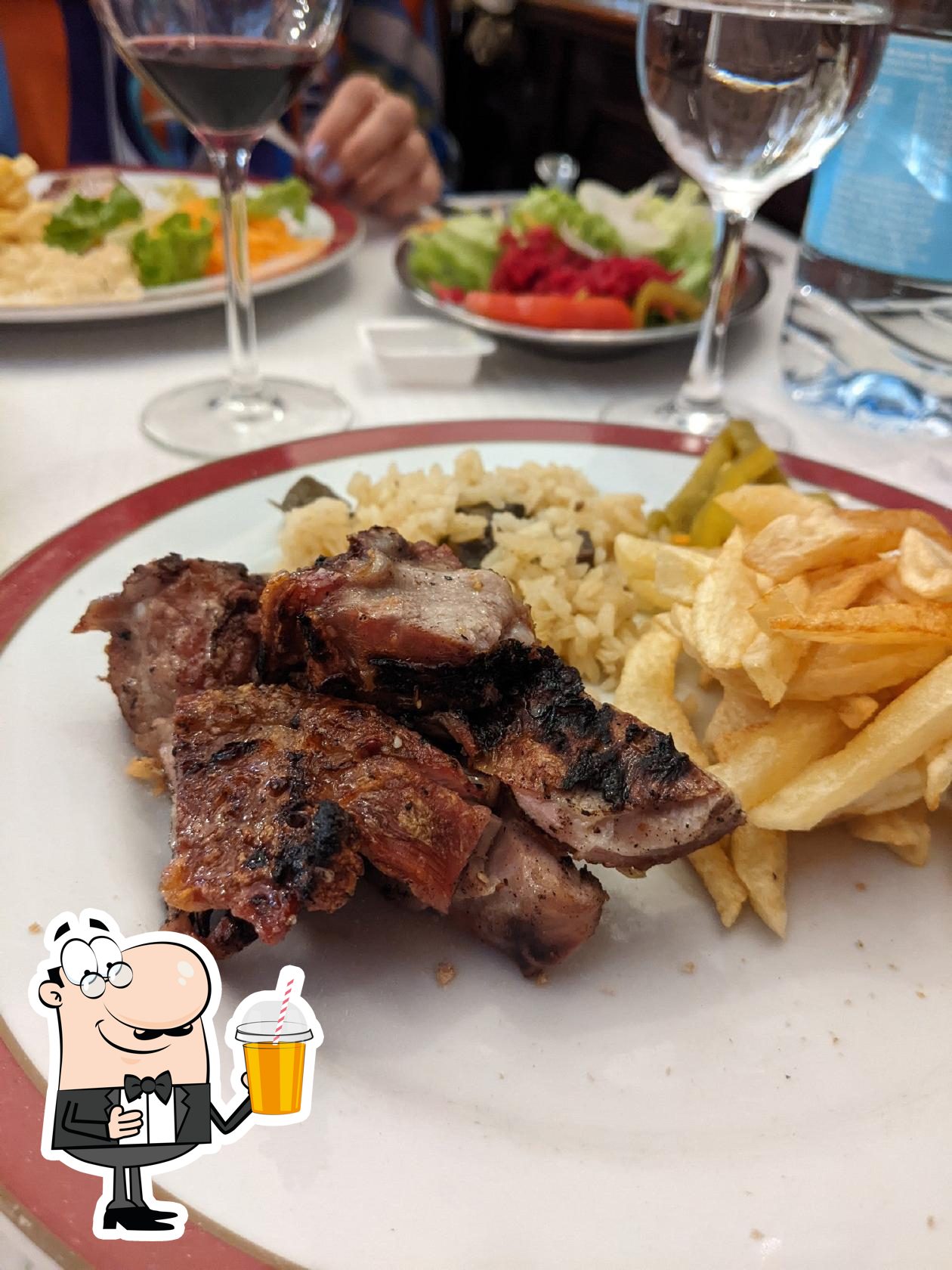 O Jaime fornece uma variedade de bebidas.