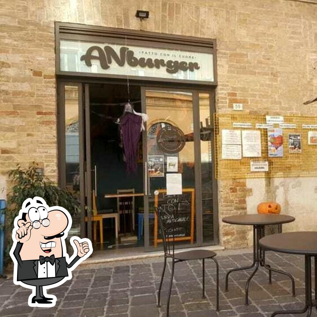 Dai un'occhiata agli interni di ANburger Ancona.