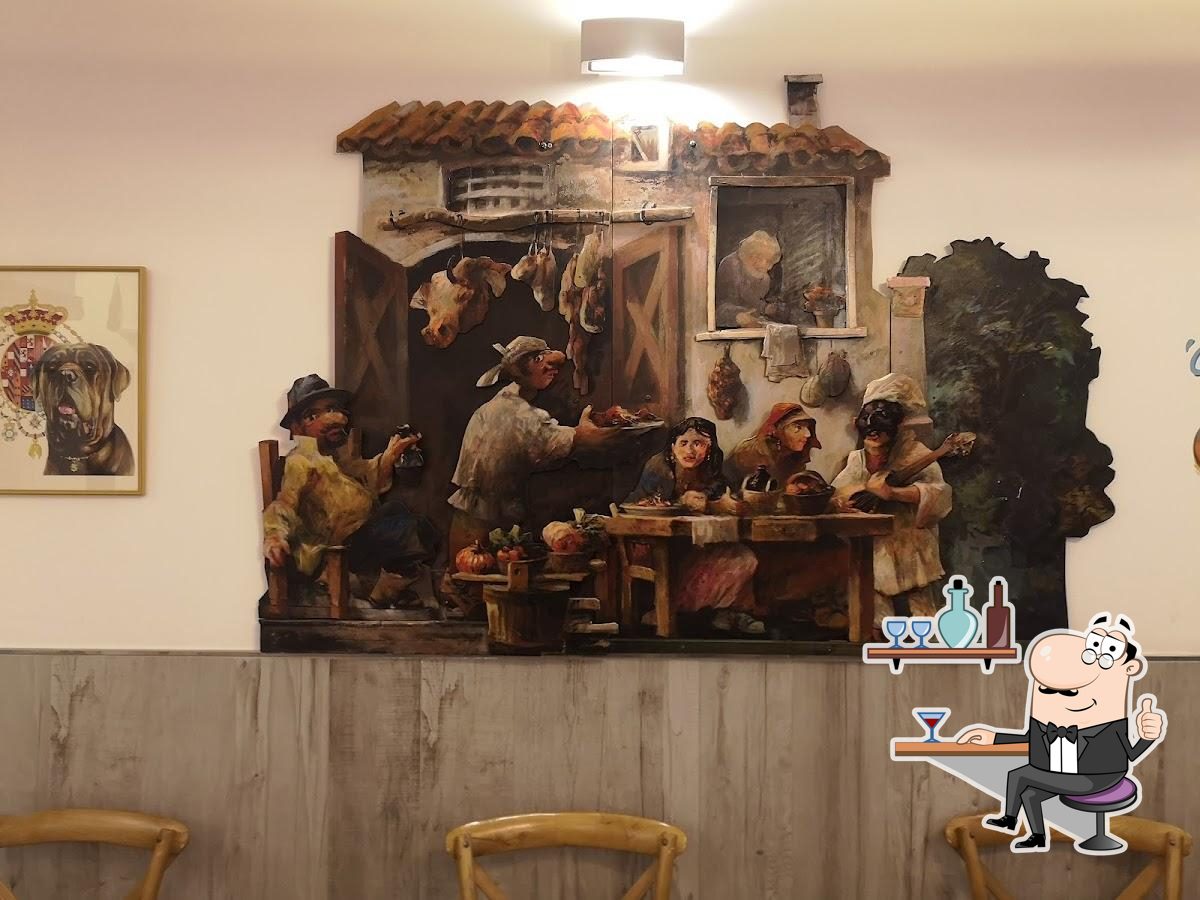 Dai un'occhiata agli interni di La Smorfia.