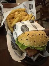 Spazio Gourmet - Burger & Pizza