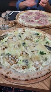 Jordan Tomas Pizza - Vourles