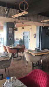 Hi wood cafe Hotel Big Boss