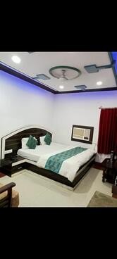 Ashok Hotel And Restaurant