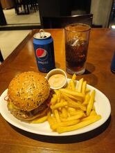 Dome's Burgers - Mundi